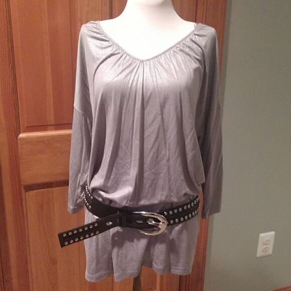 👌 Slinky Gray and silver tunic - Picture 1 of 4